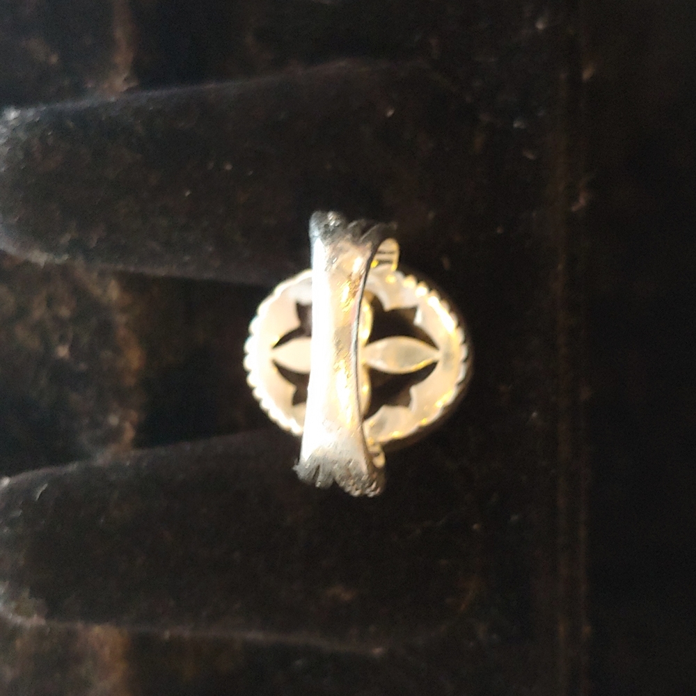 Ring - Picture 3 of 3